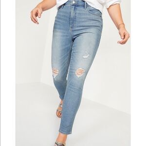 Old Navy Women’s Extra High Waisted Stretch Super Skinny Ripped Jeans Size 6Tall